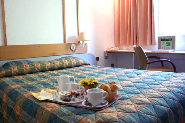 Les Colonnes Strasbourg Zenith Hotel Eckbolsheim Kültér fotó